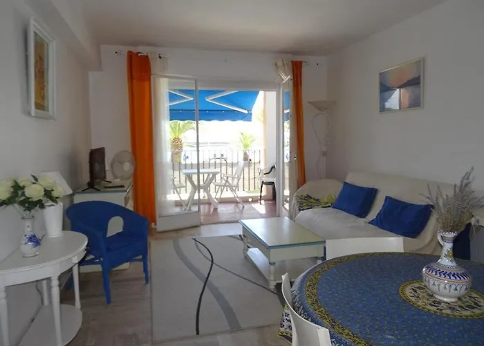 Lejlighed 1er Etage Avec Parking, Proche Et Commerces, - Fr-1-335-165 Hyères