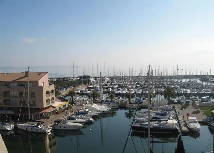 Lejlighed 1er Etage Avec Parking, Proche Et Commerces, - Fr-1-335-165 *