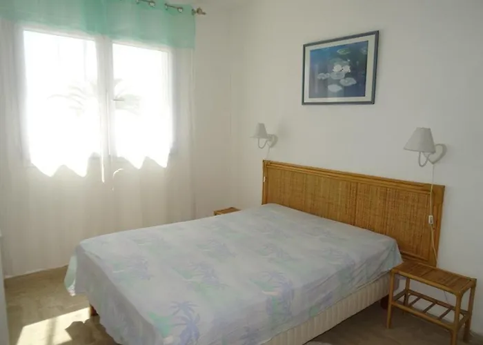 1er Etage Avec Parking, Proche Et Commerces, - Fr-1-335-165 Hyères