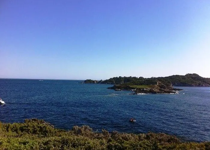 1er Etage Avec Parking, Proche Et Commerces, - Fr-1-335-165 Hyères